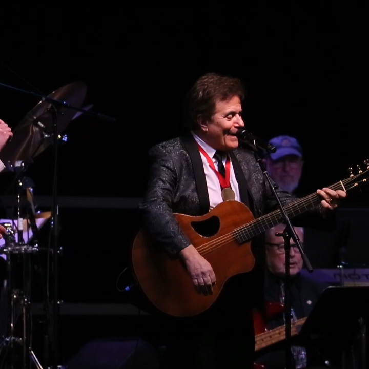 Gary Baker performs with the Backstreet Boys at AMHOF Induction Banquet
